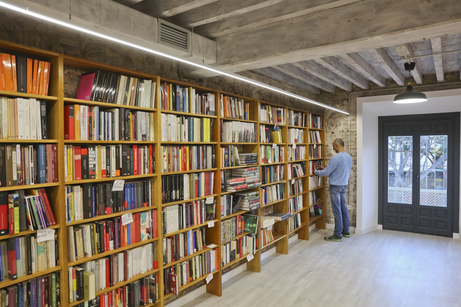Una de las dependencias de la nueva sede de la Librería Luces, en la Alameda Principal.
