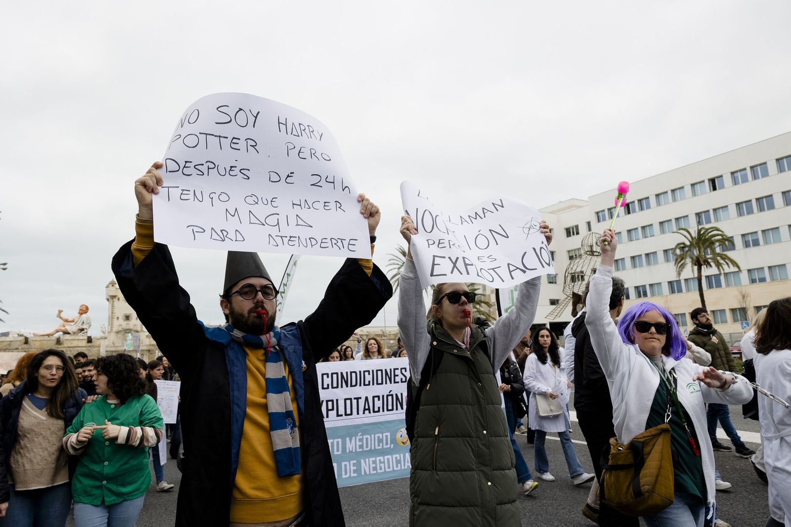 Las imágenes de la manifestación de médicos en Cádiz