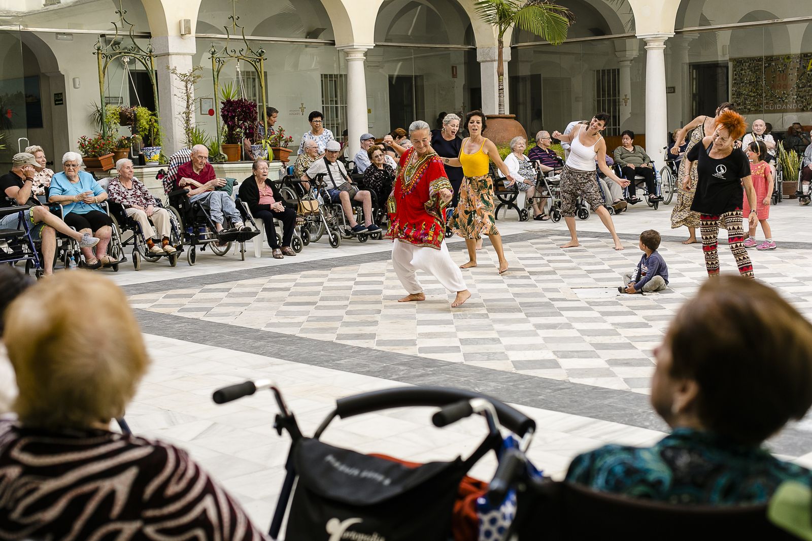 Una imagen de danza en la residencia de Fragela.