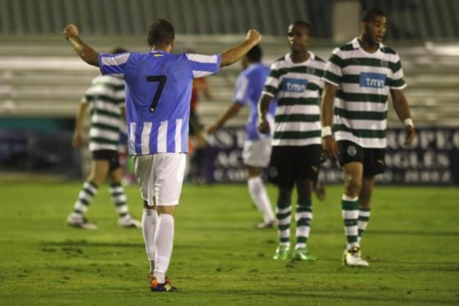 Joaquín celebra el tanto del holandés.

Foto: Jesus Marin