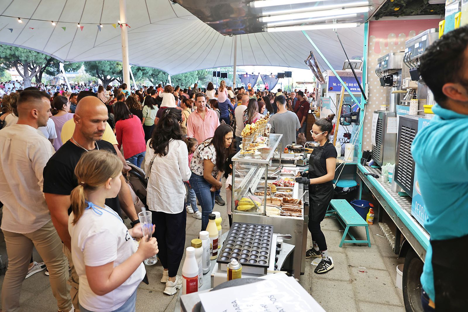 Imágenes del Festival Mundial de Foodtrucks y los cantajuegos DIsney en Huelva