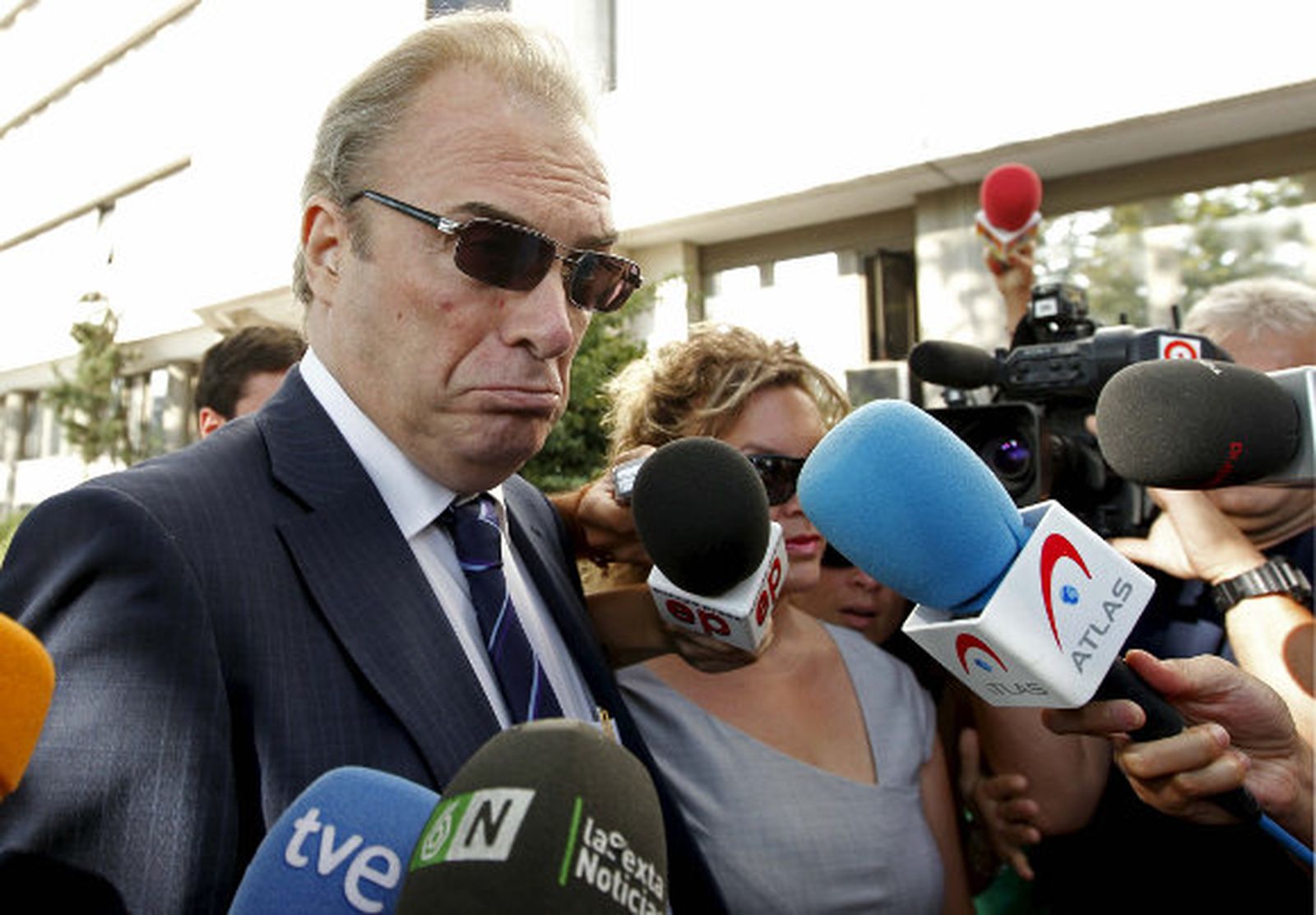 Neira: "Si no puedes pegarte un revolcón ni tomarte un vino, no quiero vivir"