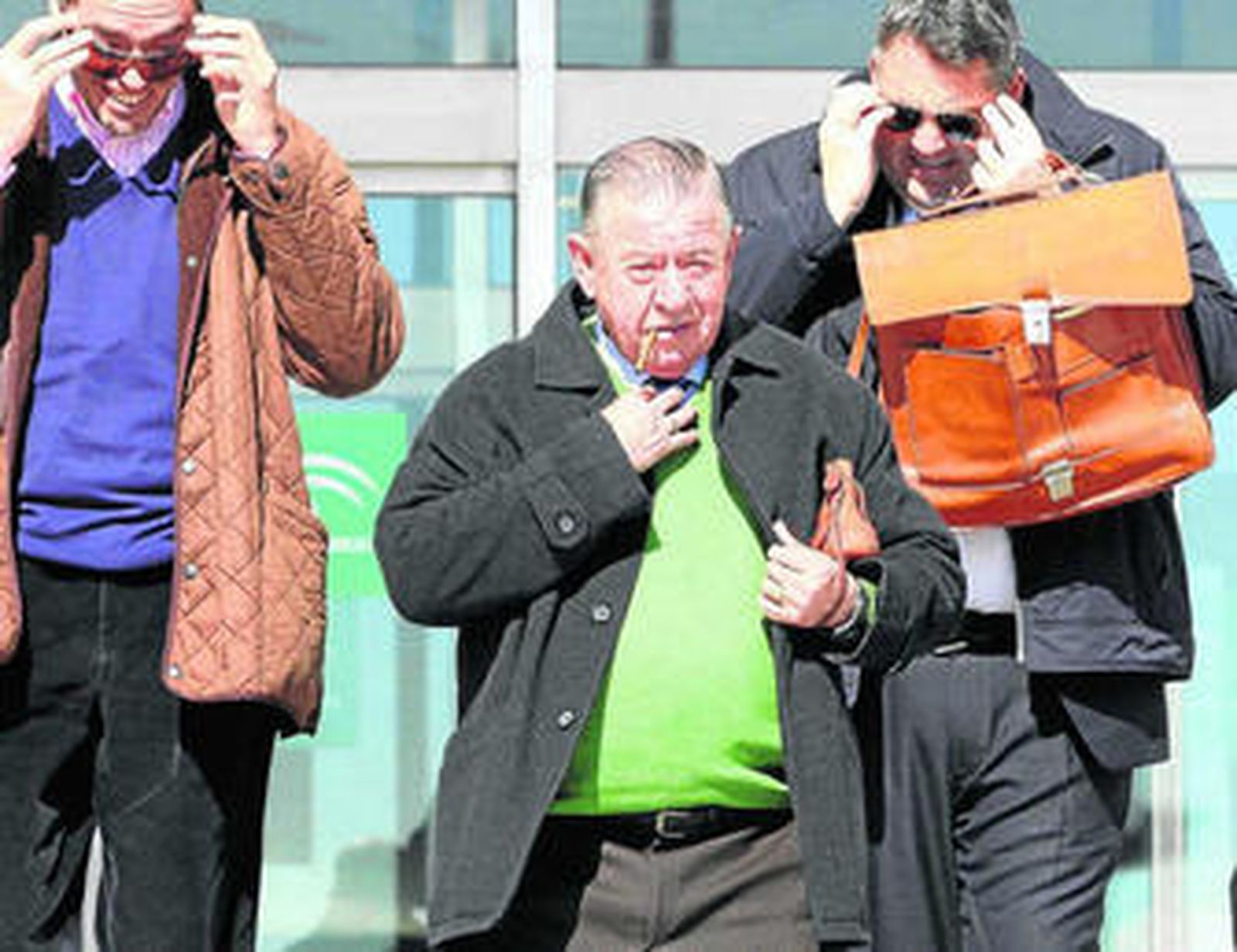 El alcalde de Canillas de Albaida, Antonio Gregorio Díaz (PP), en la Ciudad de la Justicia al término del juicio.