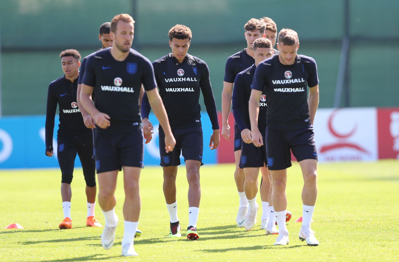 Los jugadores de la selección de Inglaterra, durante su último entrenamiento en Zelenogorsk.