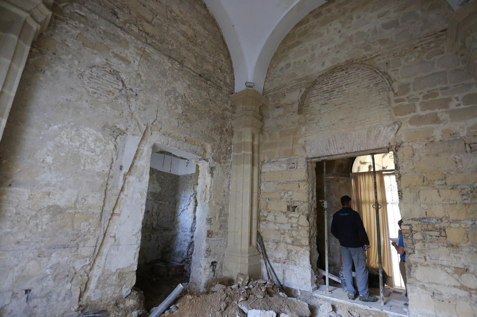 Obras de acceso a los Claustros en las dos capillas.