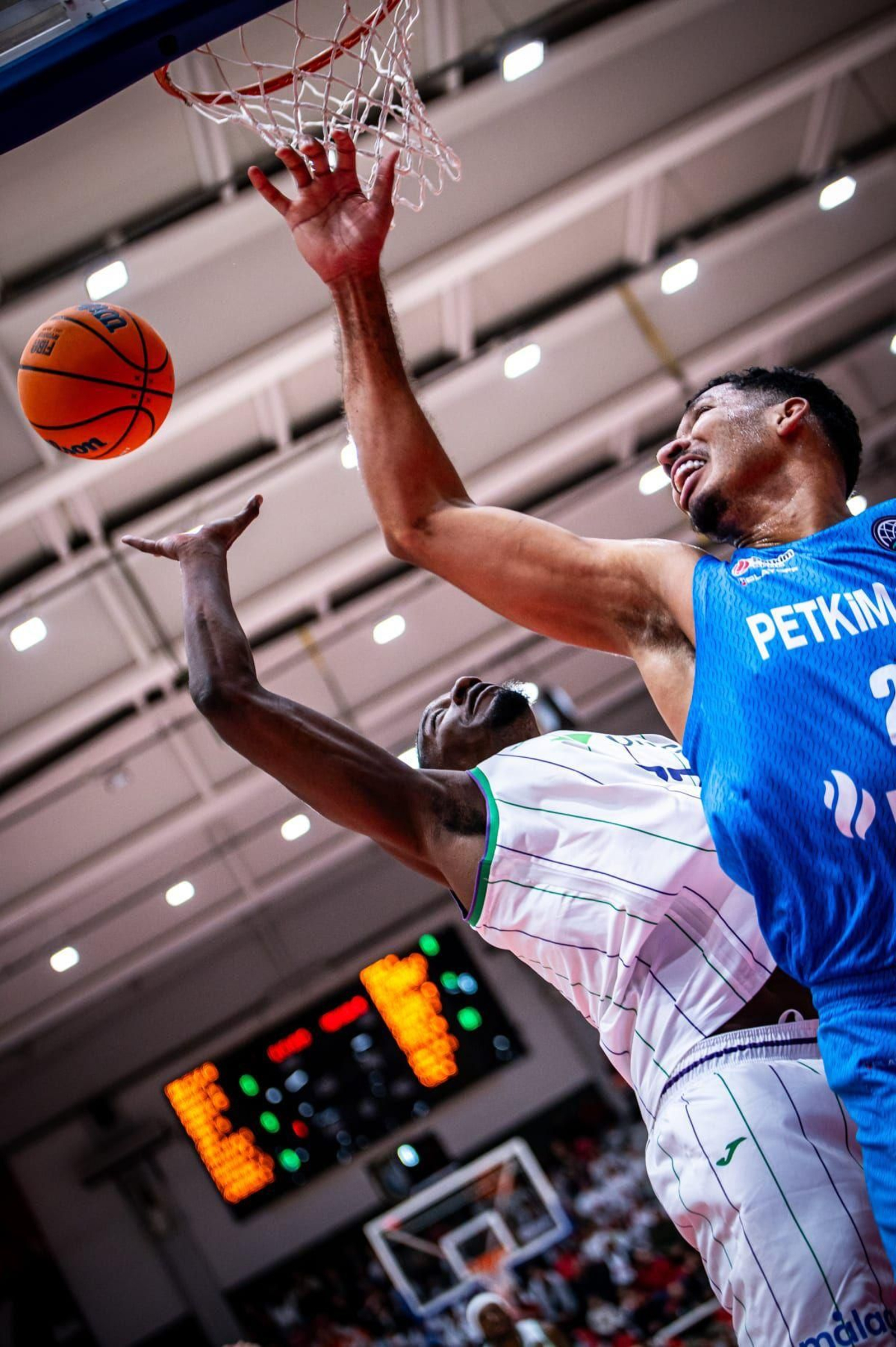 Las fotos del Aliaga Petkimspor - Unicaja de BCL