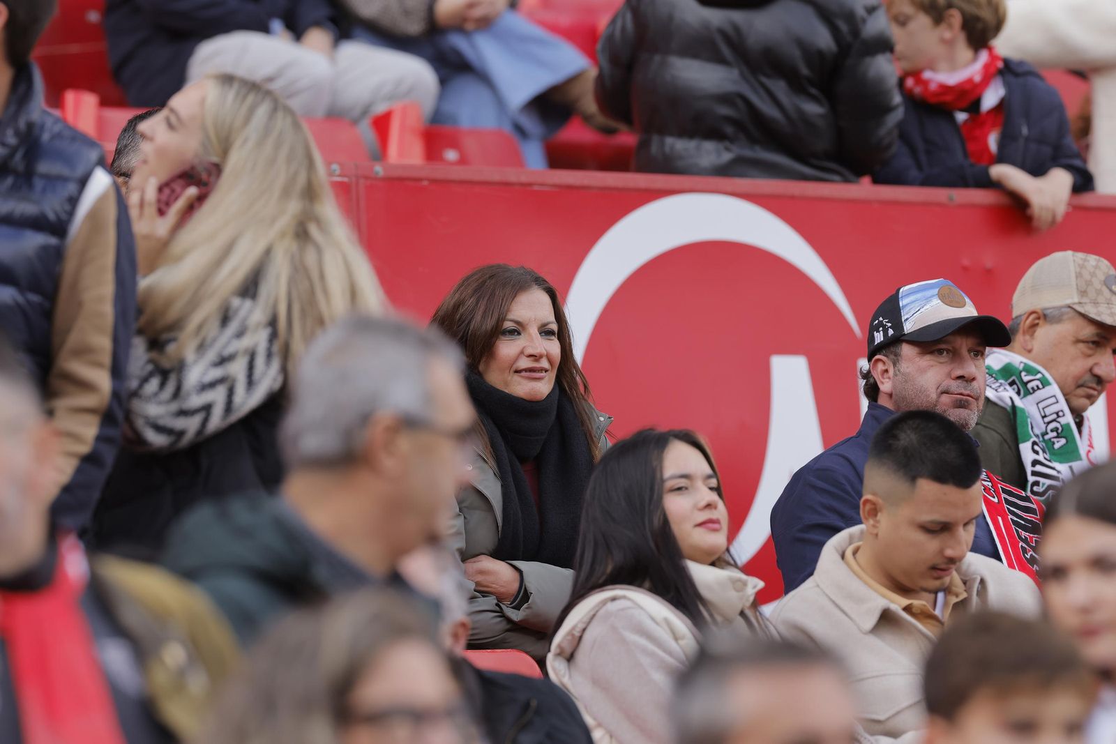 Búscate en las fotos del Sevilla -Betis