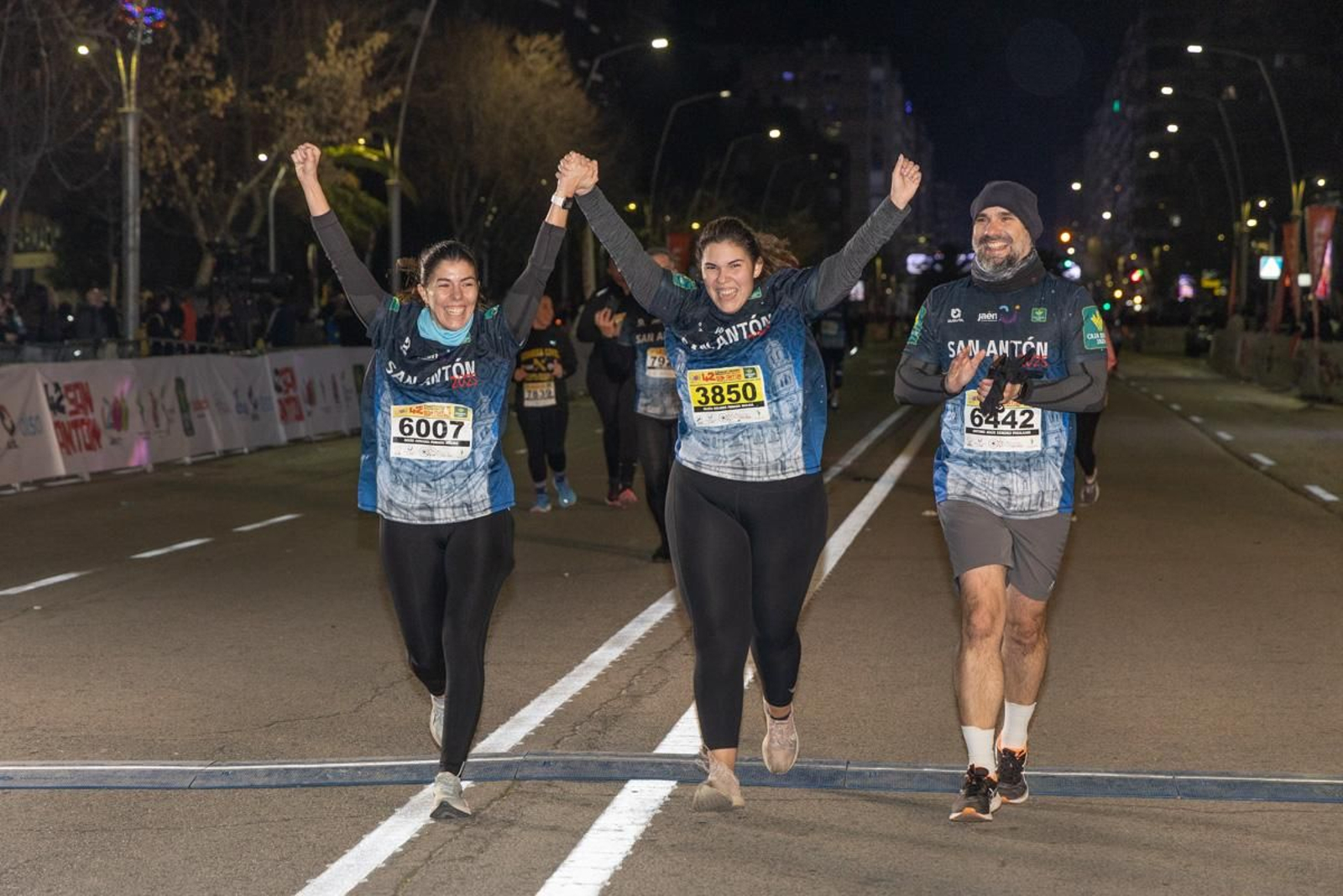 En imágenes: búscate en tu llegada a meta de la Carrera de San Antón 2025 (8)