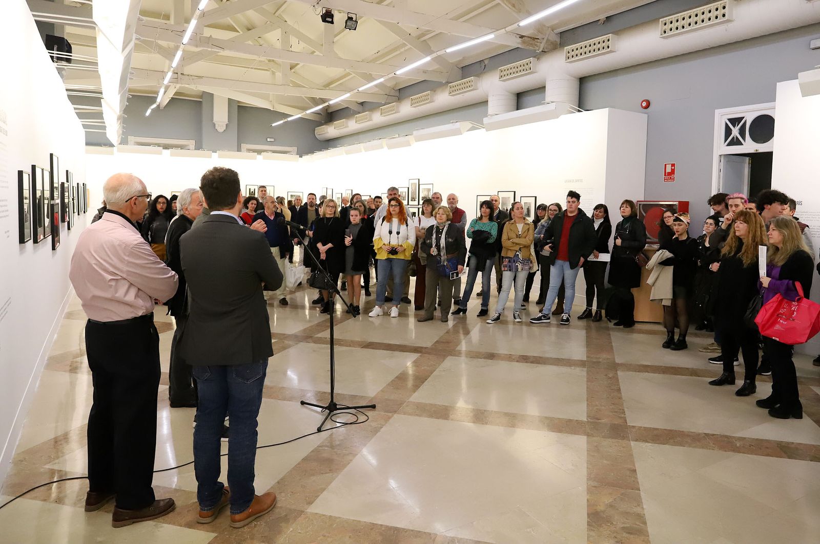 Imágenes de la exposición de Latitudes "Cualladó Esencial"