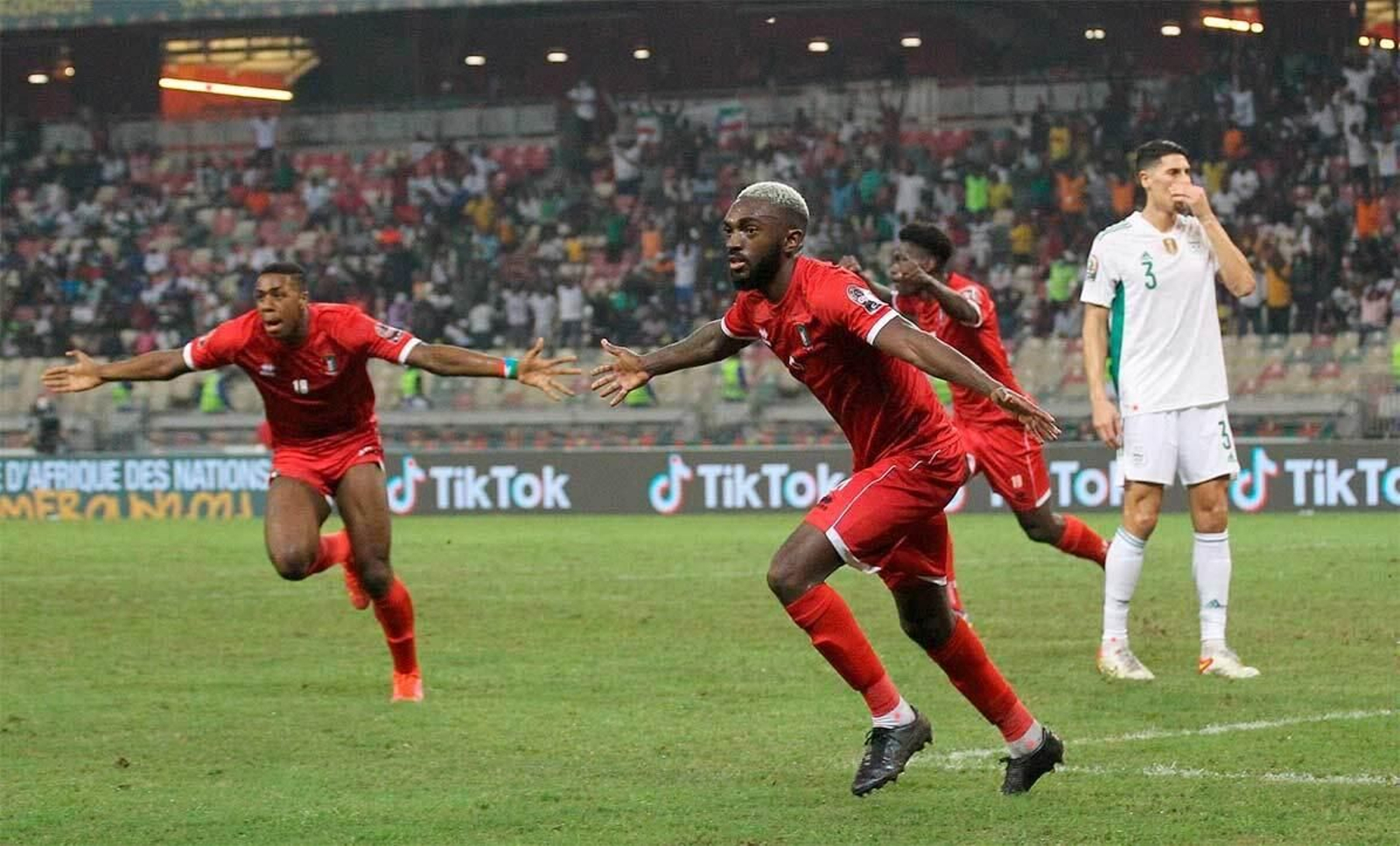 Esteban Orozco celebra su gol ante Argelia. Esteban Orozco celebra su gol ante Argelia.