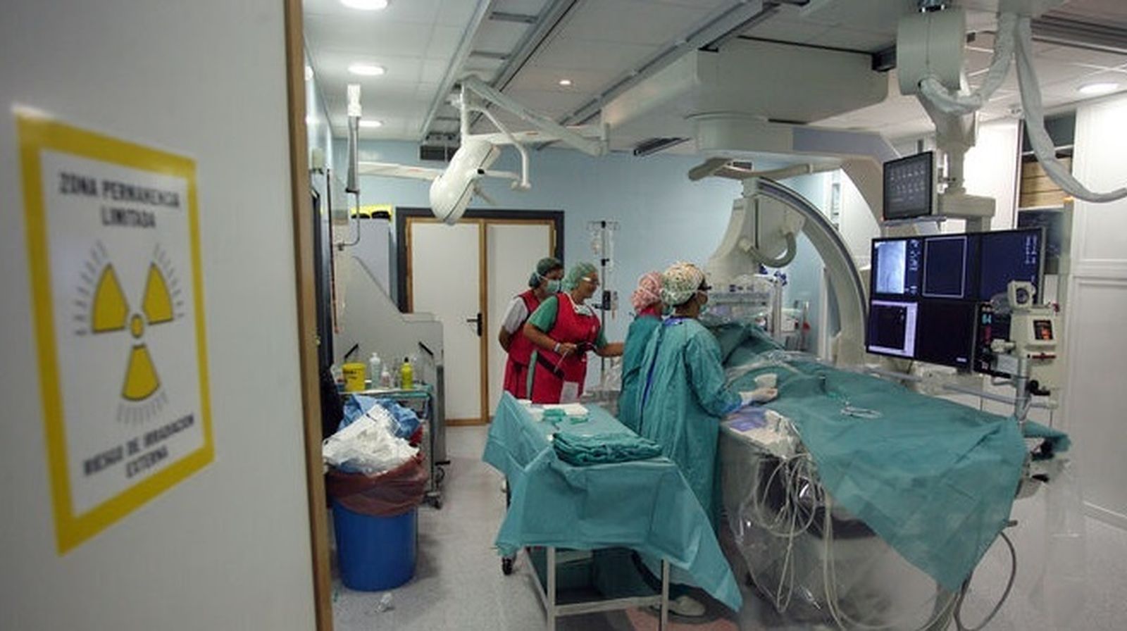 Operación en un hospital de la provincia de Huelva.