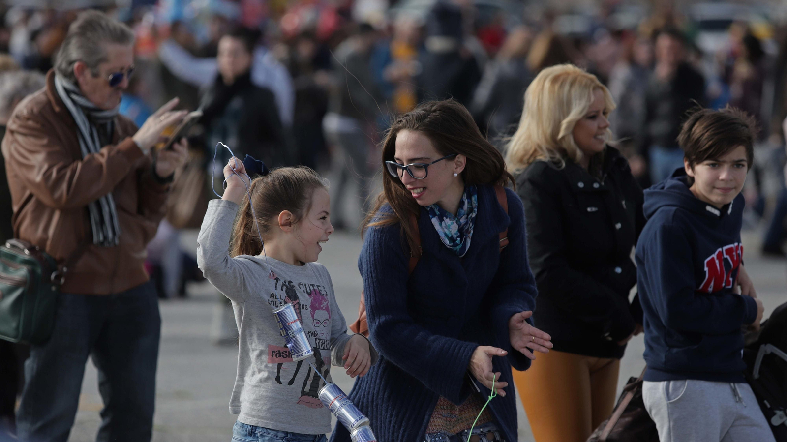 Imágenes del arrastre de latas en Algeciras