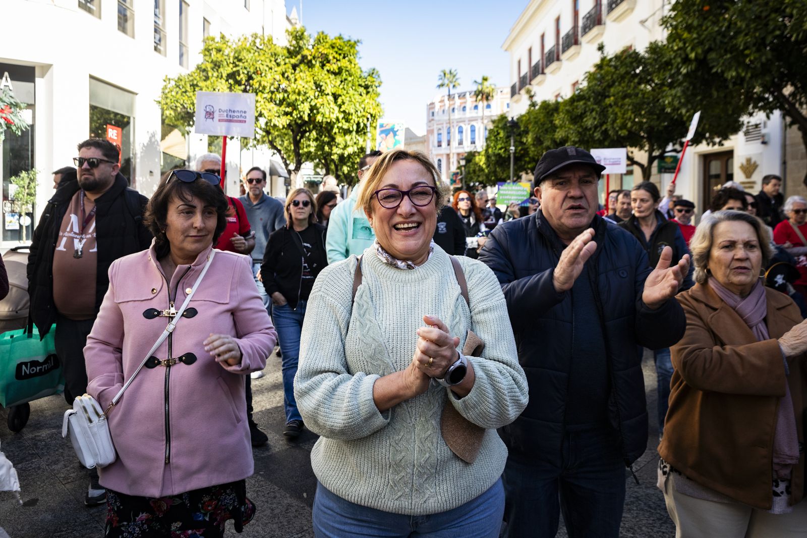 Imágenes de la marcha solidaria de las asociaciones de enfermedades raras en Jerez
