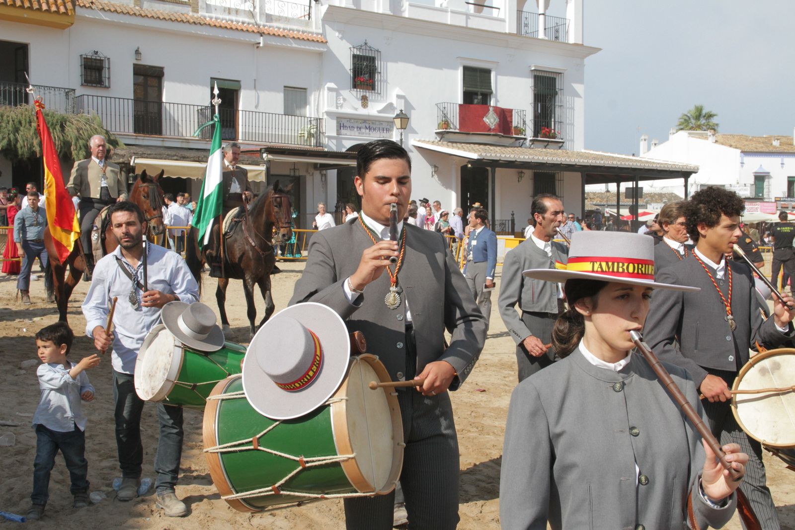 Imágenes de la presentación de la Hermandad de Emigrantes