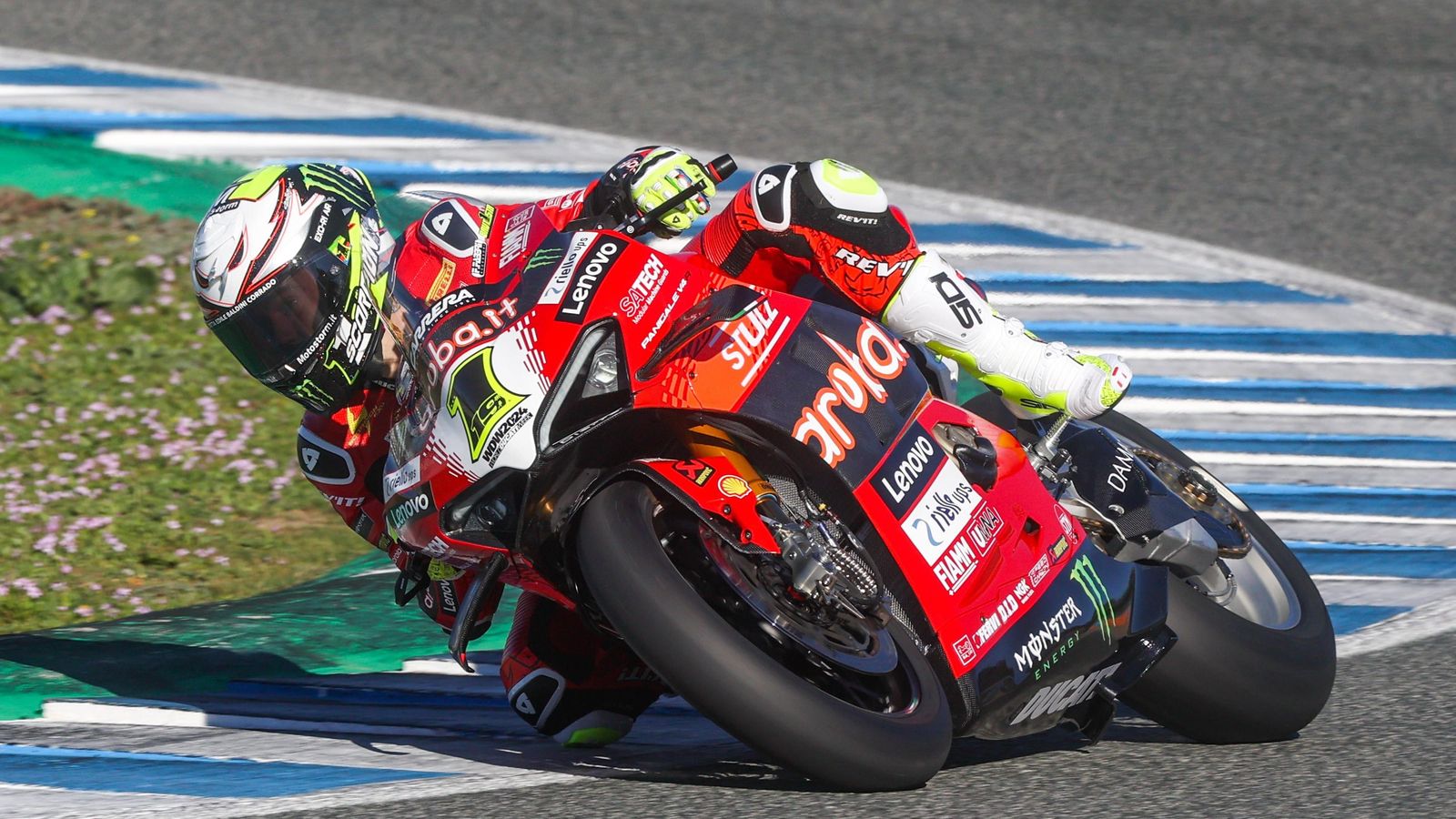 El campeón del mundo Álvaro Bautista ha rodado en su pista 'talismán'.