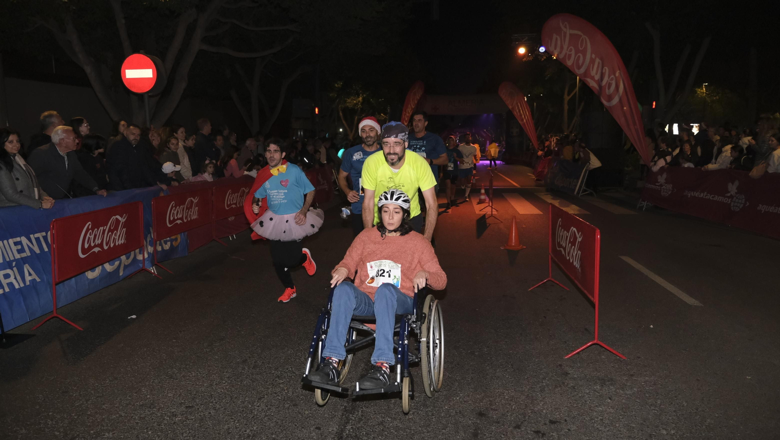 Imágenes de la XIV edición de la San Silvestre de Almería