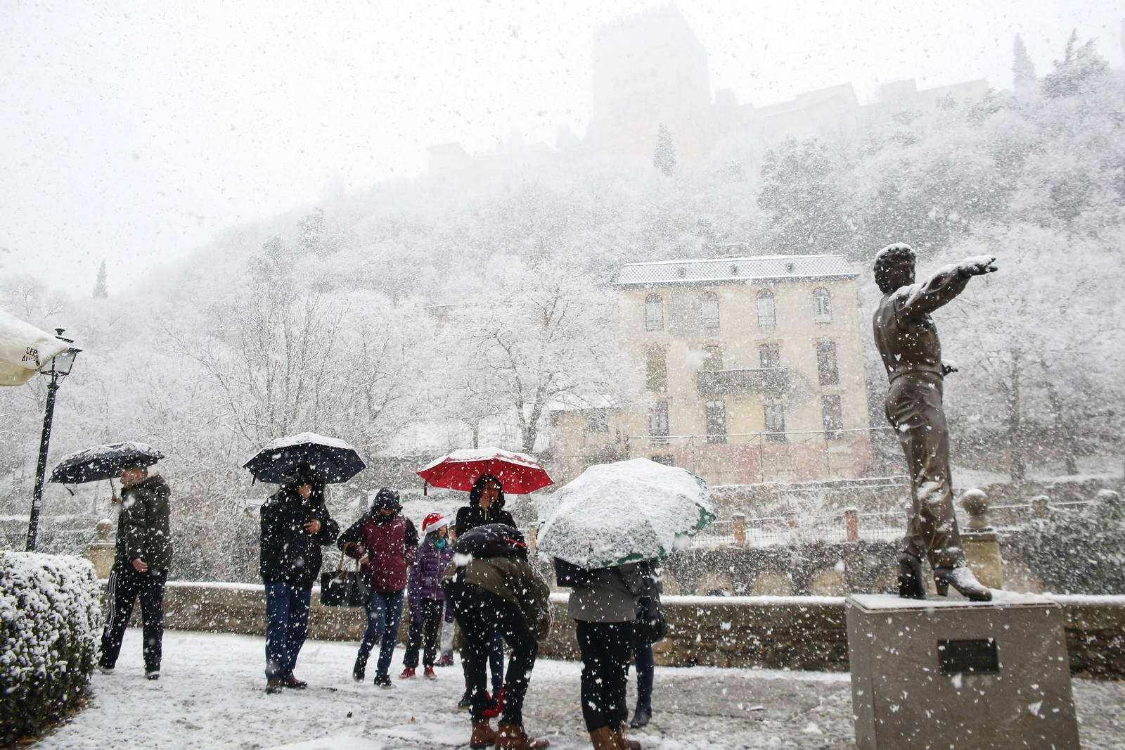 La nevada de Granada, en imágenes