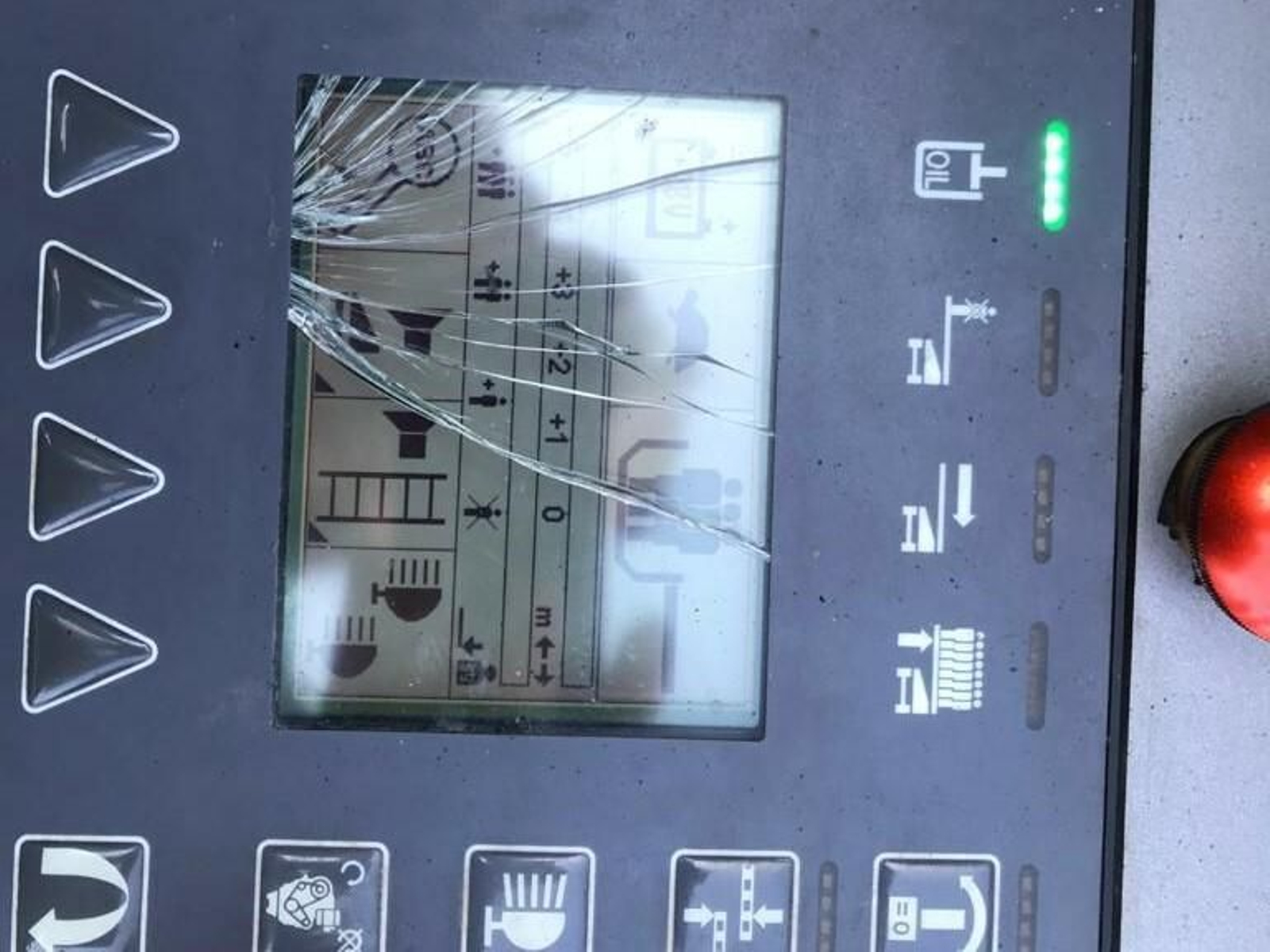 Estado que presenta el parque de bomberos de la avenida de los Custodios, en fotos