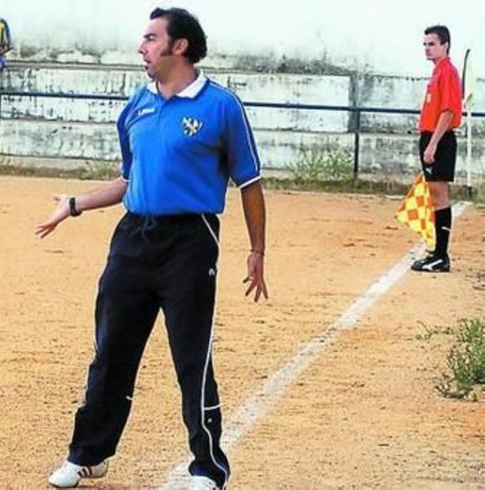 Domingo Serrano, técnico del Cruceño, tiene dos bajas por sanción.