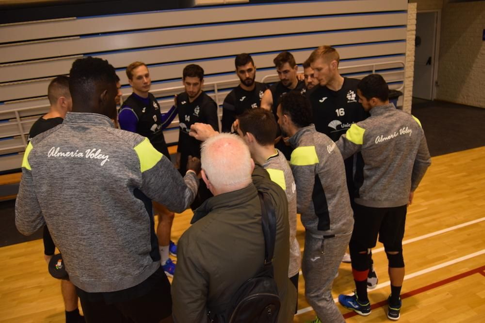 Calentamiento en el Moisés Ruiz.