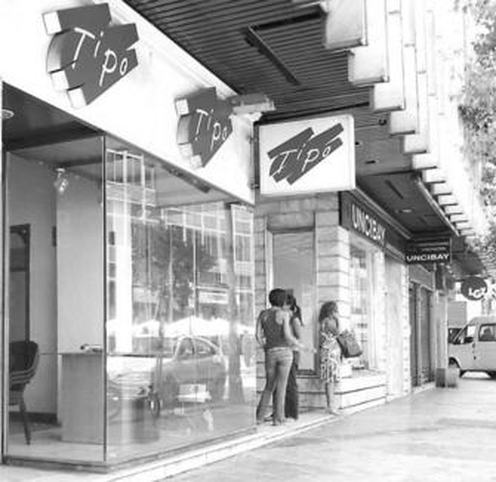 La tienda de discos Tipo cerró sus puertas la pasada semana tras una década en la Plaza de Uncibay.