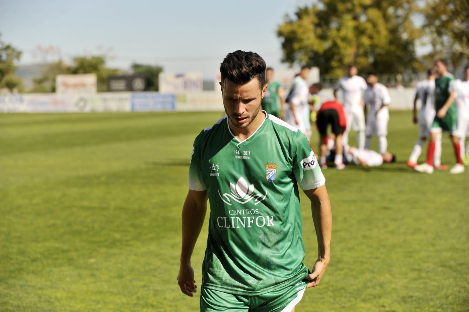 Agu fue expulsado en el minuto 34 de partido por una dura entrada en el centro del campo a Melo.