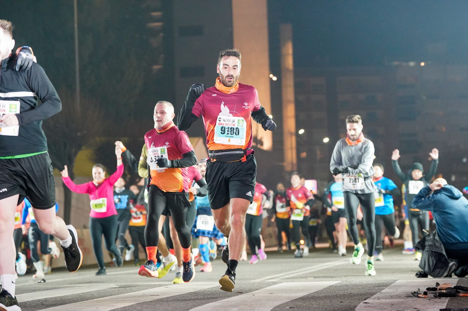 En imágenes: búscate en tu llegada a meta de la Carrera de San Antón 2026 (15)