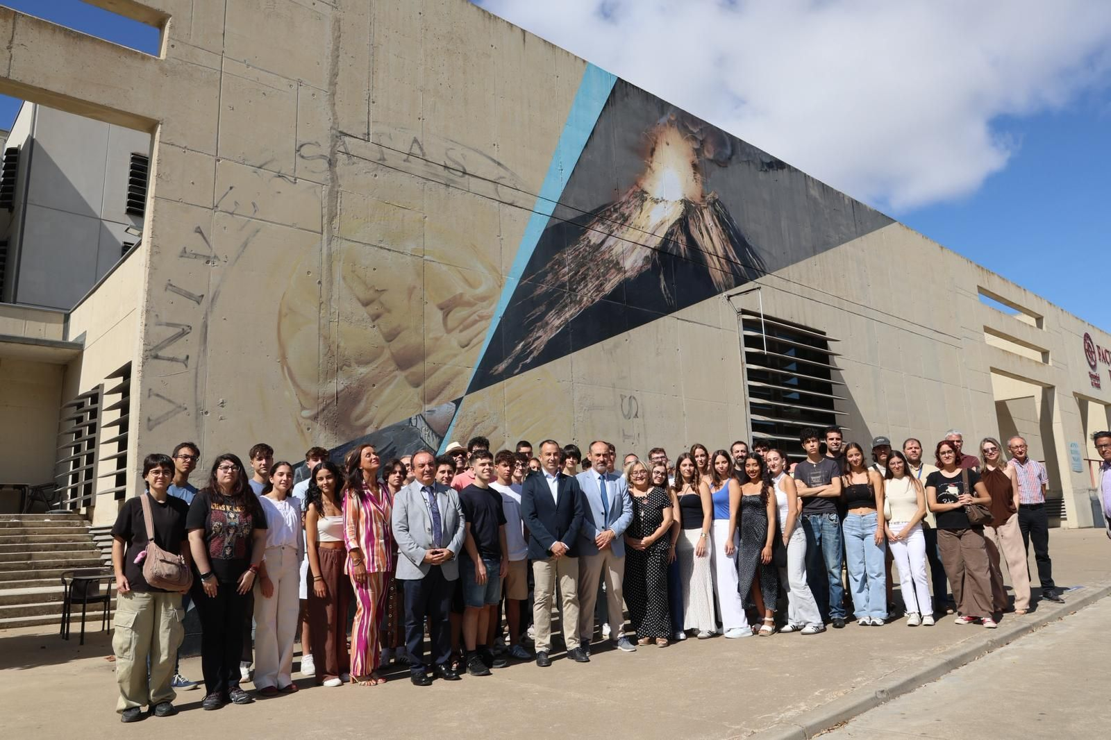 Profesores y alumnos en la UHU en el inicio de los estudios este 2025.