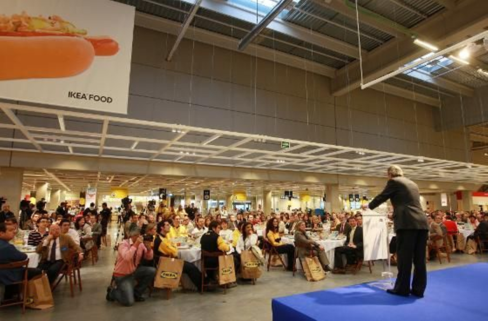 El director general de Ikea Ibérica, Peter Betzel, durante su alocución en el acto de apertura

Foto: Juan Carlos Toro