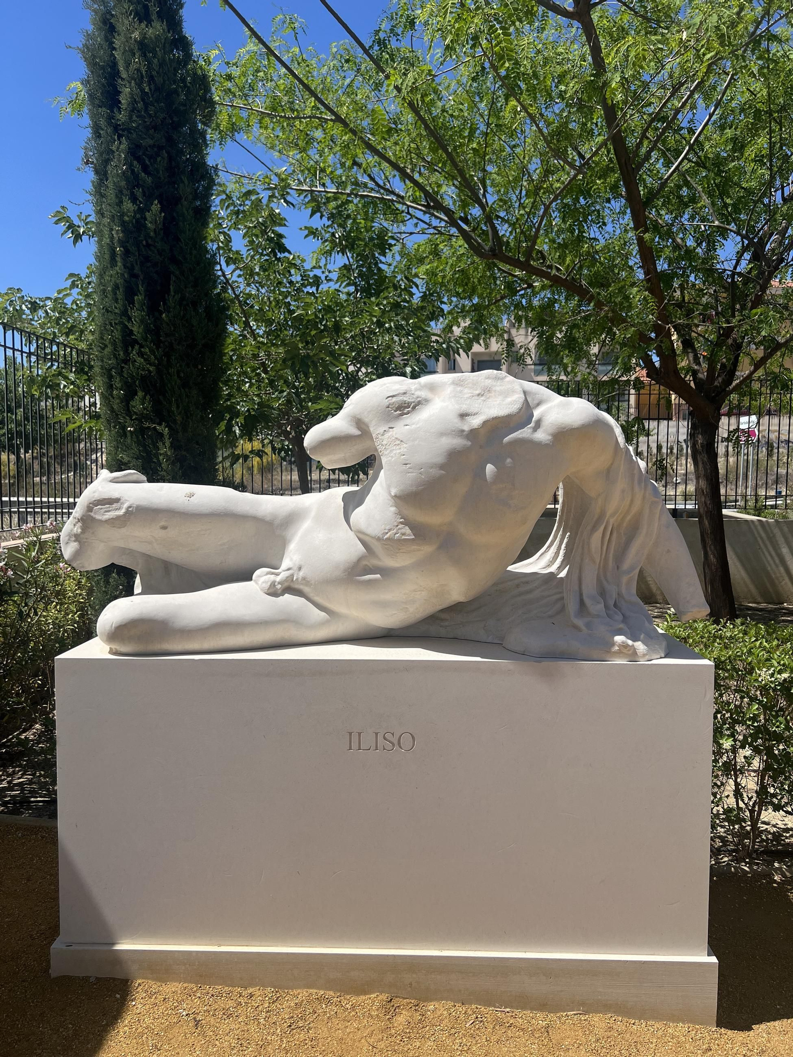 PREMIO AL DISEÑO: Fundación de Arte Ibáñez-Cosentino. Creación del Jardín Botánico y Gliptoteca de la Ciudad de la Cultura de Olula del Río, un espacio que une arte, patrimonio y tecnología. La gliptoteca reúne 20 esculturas grecorromanas reproducidas en piedra caliza, entre las que destacan iconos universales como la Venus de Milo, el Doríforo o el Espinario.