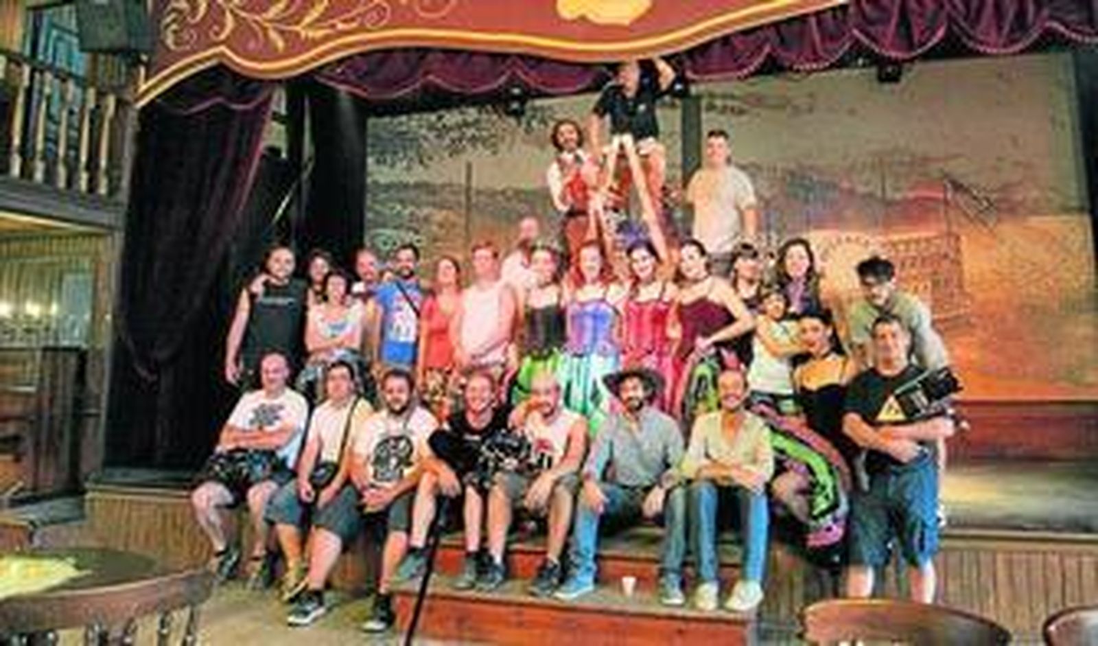 Tabernas acoge el rodaje de 'Conexión Almería' con Noemí Ruiz y Eva Almaya