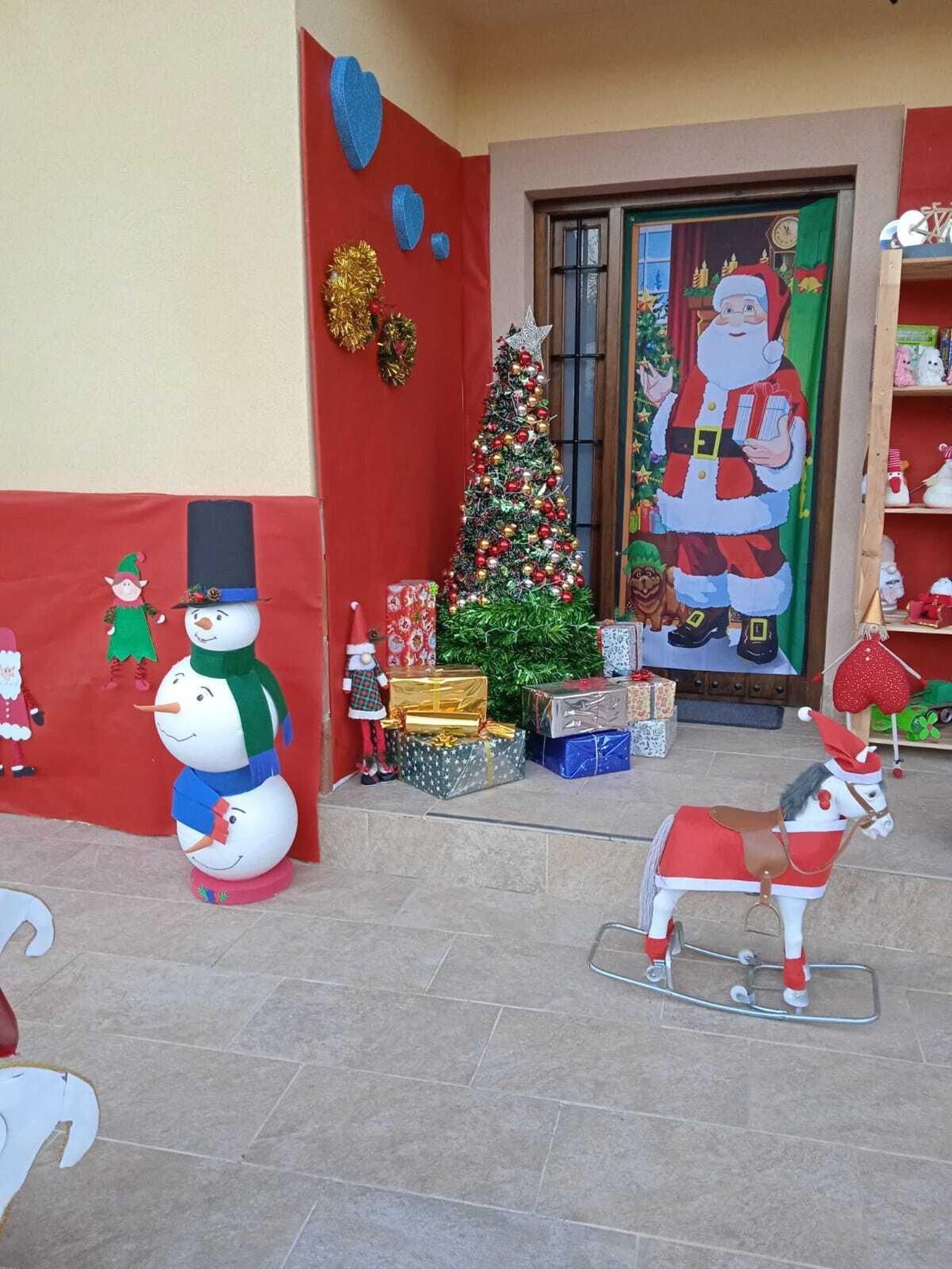 En imágenes: ¡Bienvenidos al mundo fantástico por Navidad de Las Pedrizas!