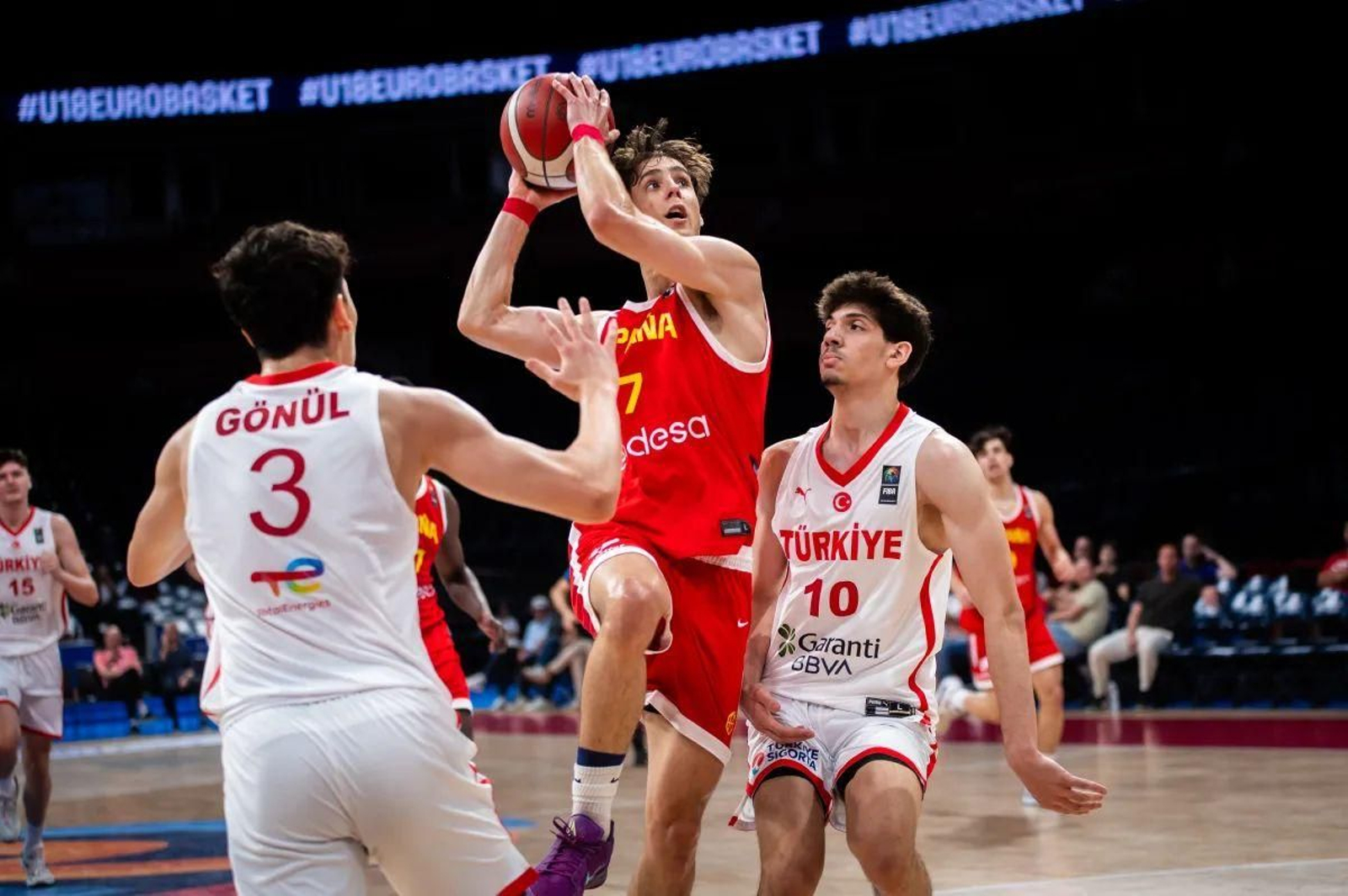 Eurobasket sub 18: España, en la pelea por medallas con un buen Guille del Pino