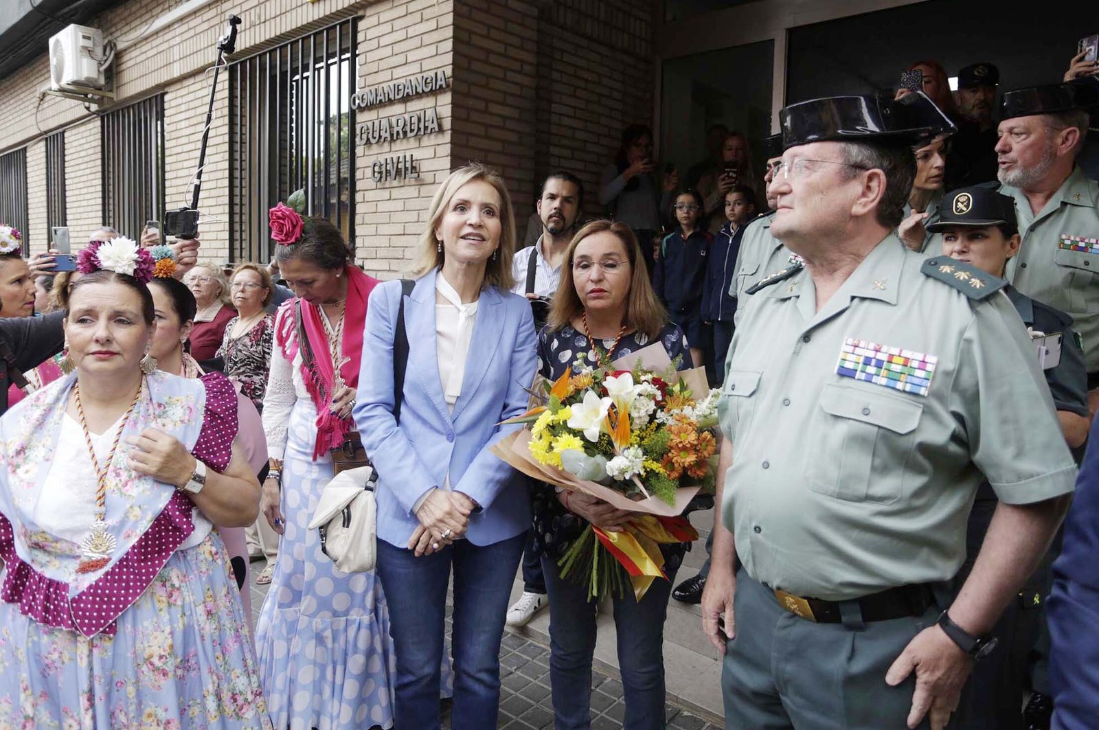 El Rocío 2023: Imágenes de la Hermandad de Emigrantes en su salida de Huelva