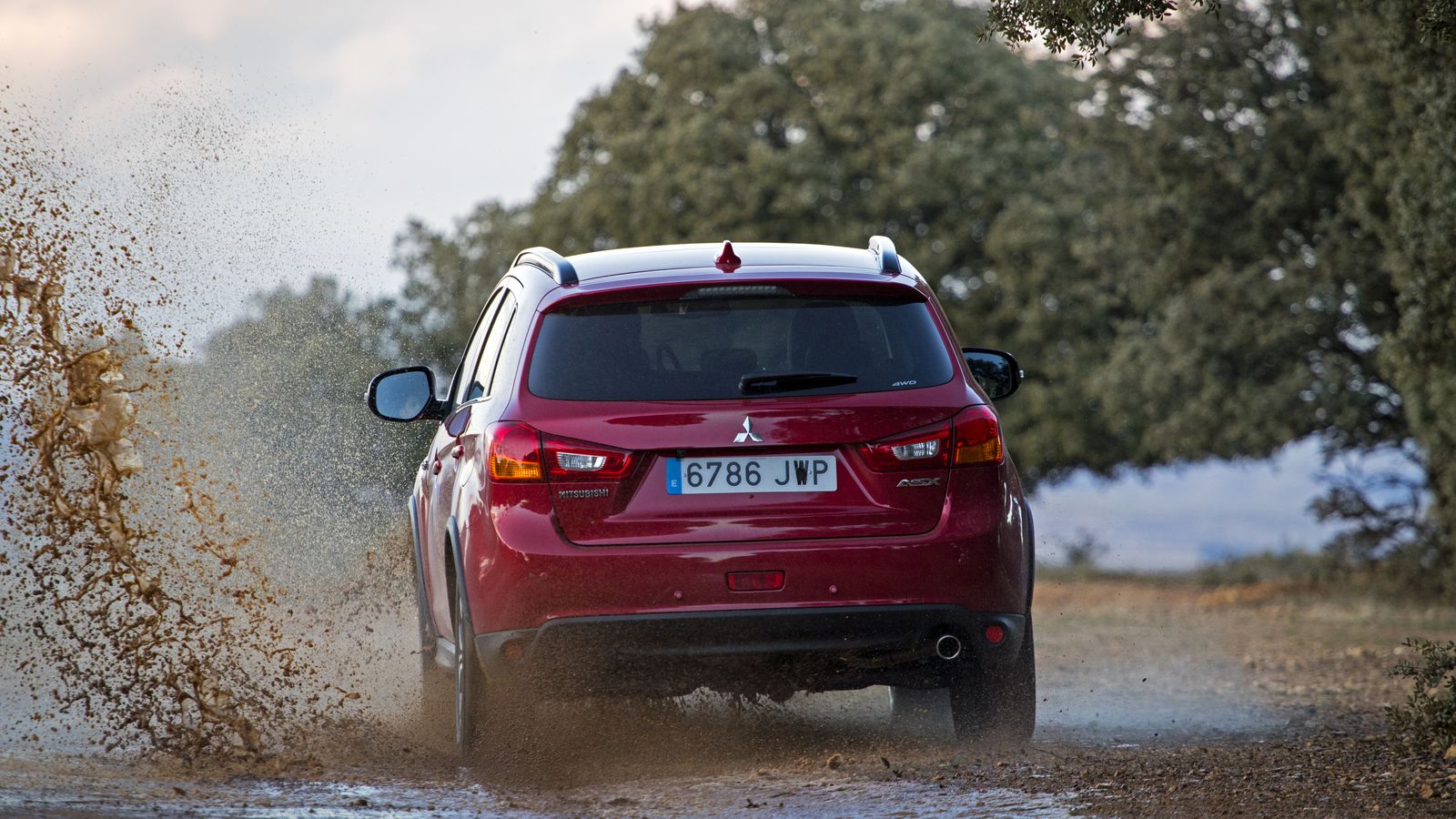 El ASX es un todocamino de tamaño contenido con éxito de ventas.