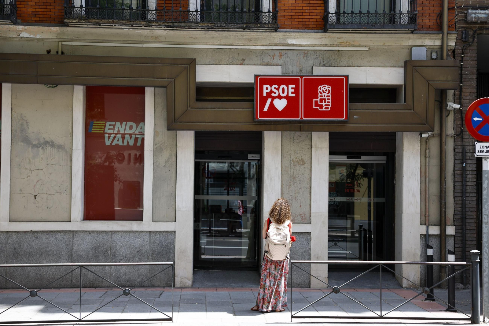 El juez Ismael Morneo abre una pieza secreta para investigar los pagos en efectivo del PSOE entre 2017 y 2024.