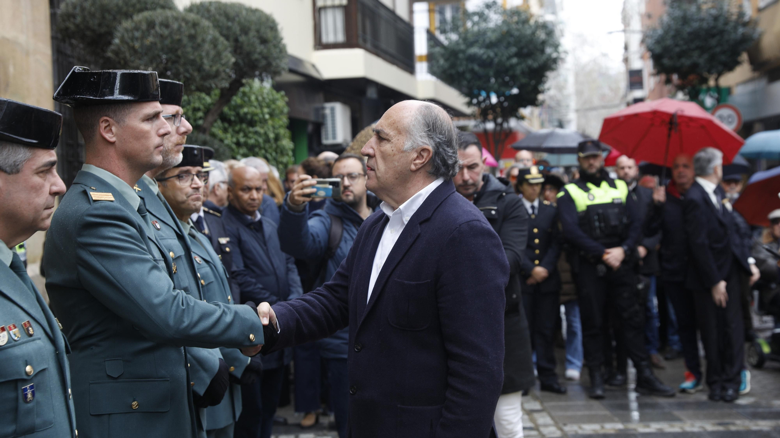 Las fotos de la concentración silenciosa por la muerte de dos guardias civiles en Barbate