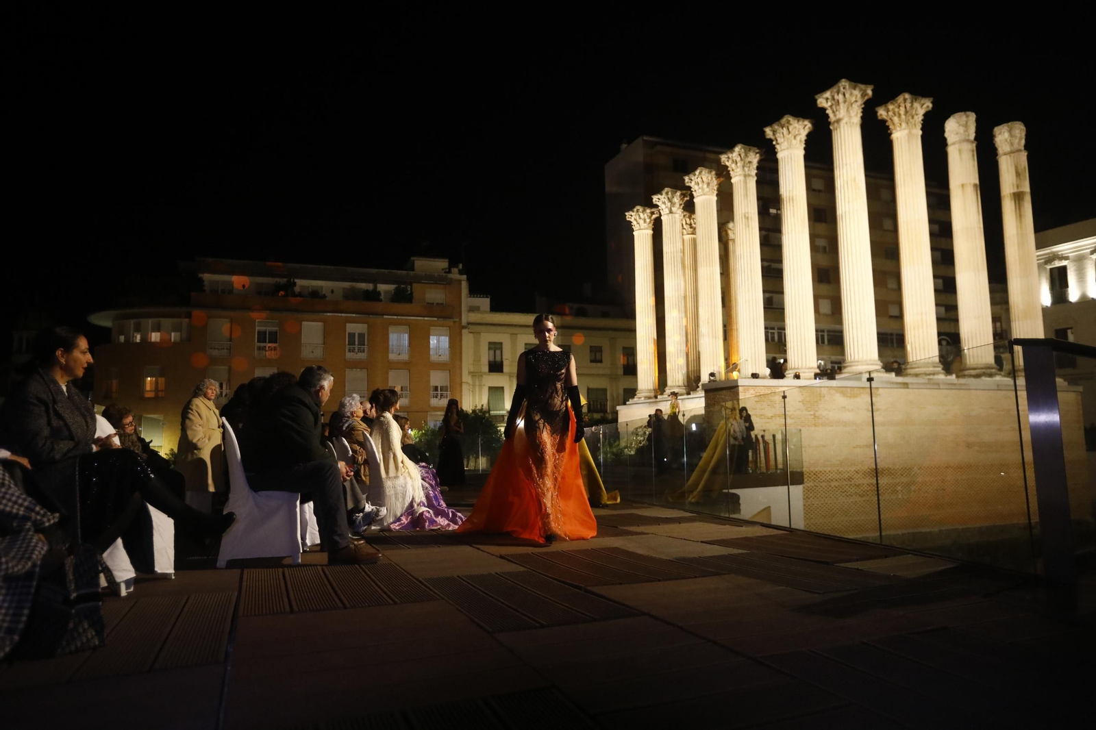 Las mejores imágenes del desfile de Mancini en el Templo Romano de Córdoba