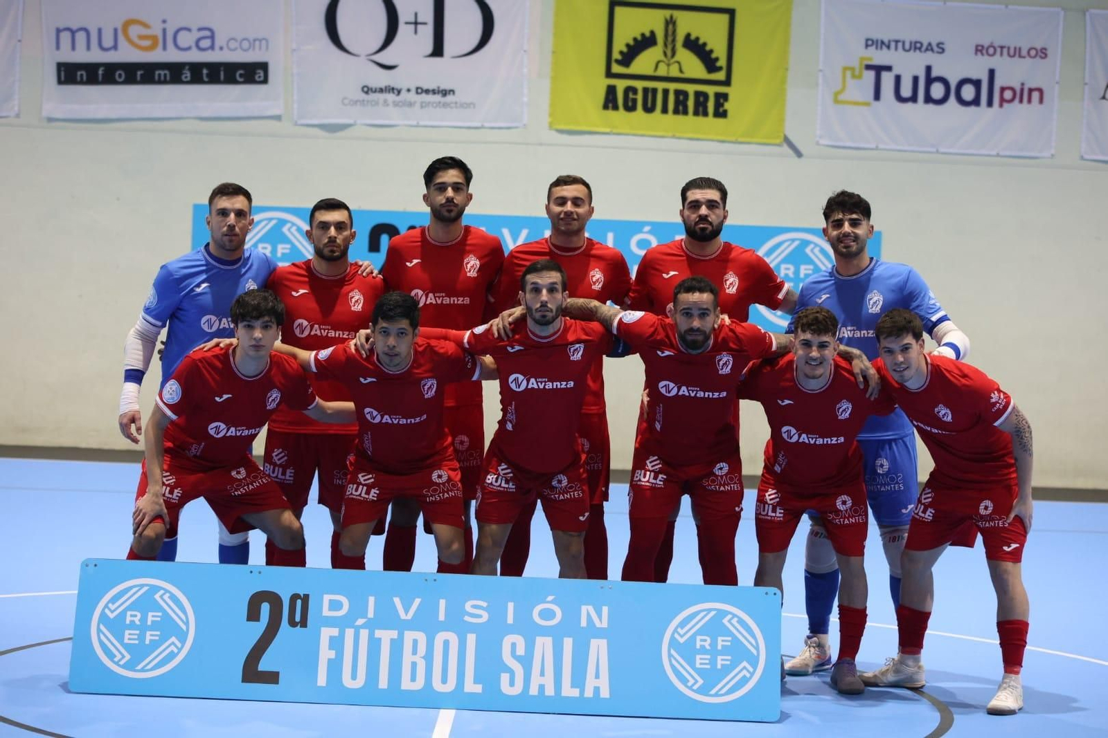 Plantel del conjunto jiennense en Tafalla.