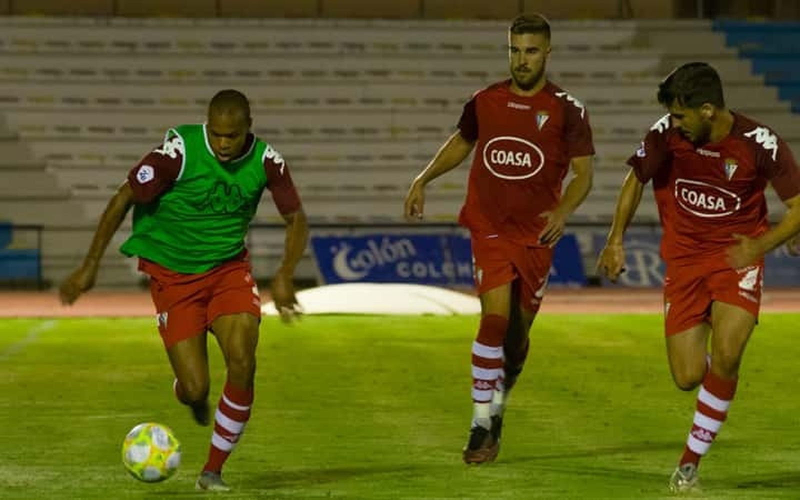 Stankovic montó un partido de entrenamiento tras la suspensión del amistoso.