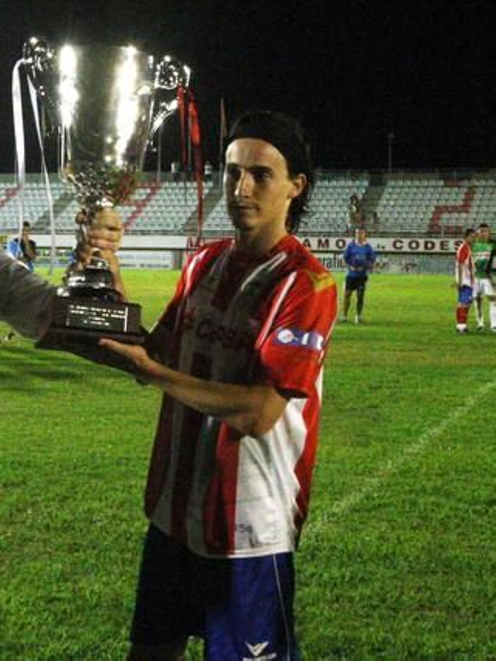 El Algeciras se hace con el trofeo Virgen de La Palma tras superar a la Balona en la tanda de penaltis./Fotos: Paco Guerrero

Foto: Paco Guerrero