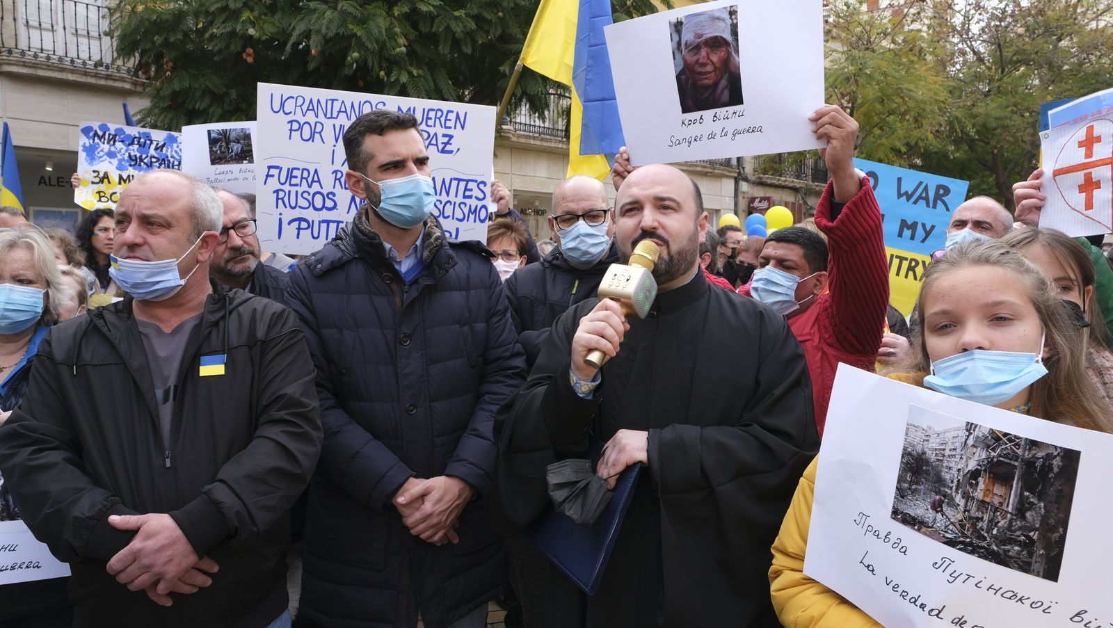 Fotogalería de las protestas contra la invasión rusa en Ucrania. Almería.