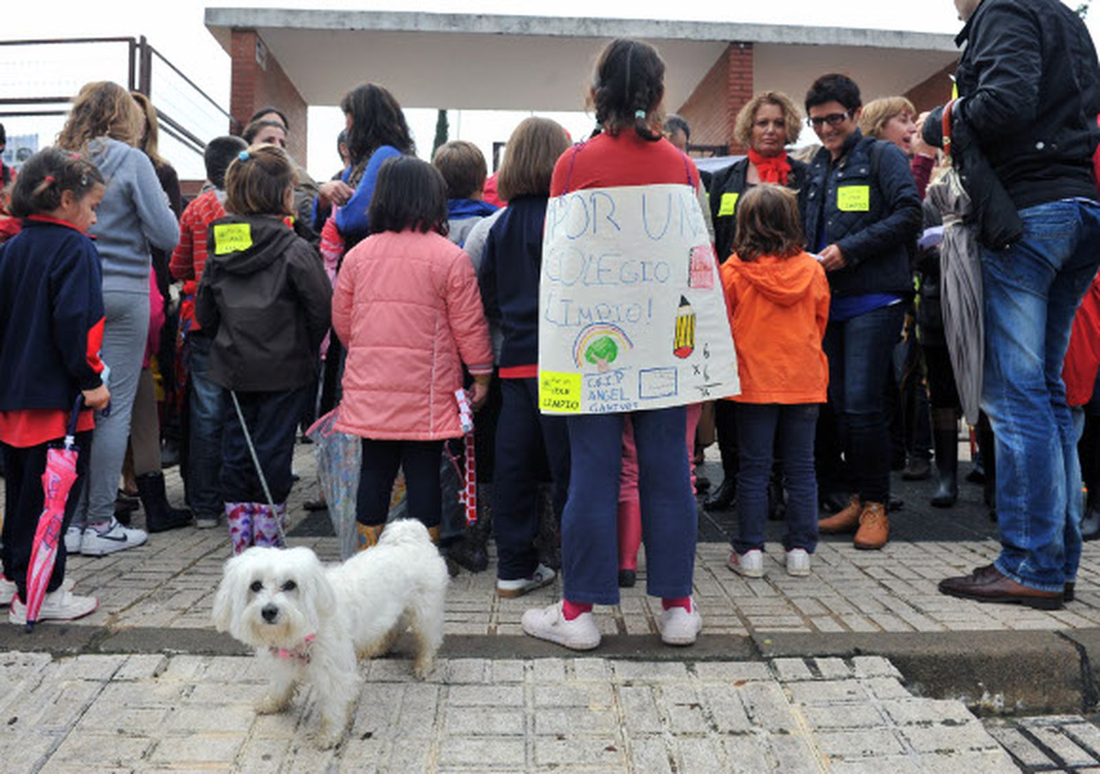 Padres del colegio Ángel Gavinet denuncian la falta de higiene