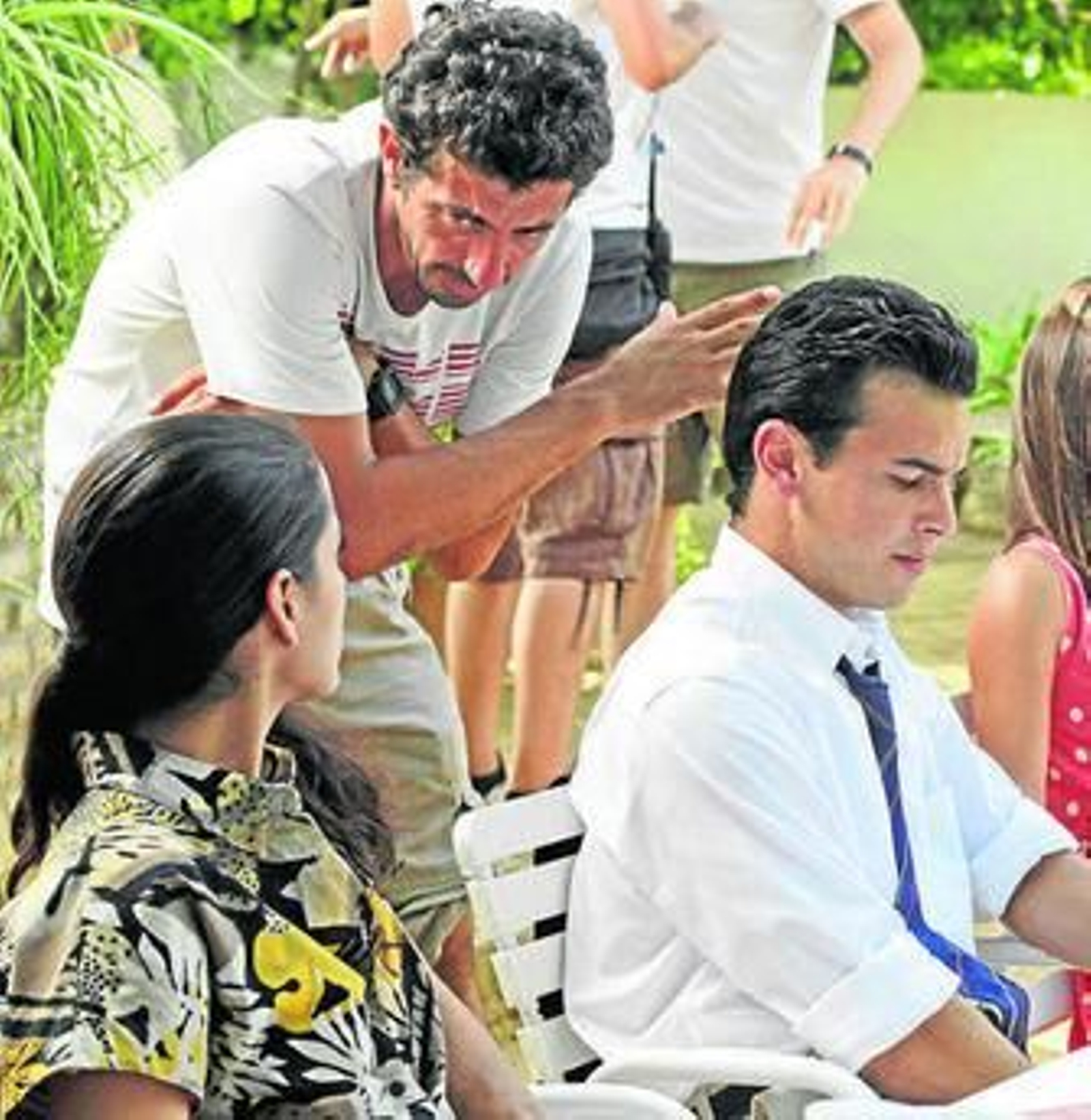 Alberto Rodríguez, con Inma Cuesta y Mario Casas en el rodaje.