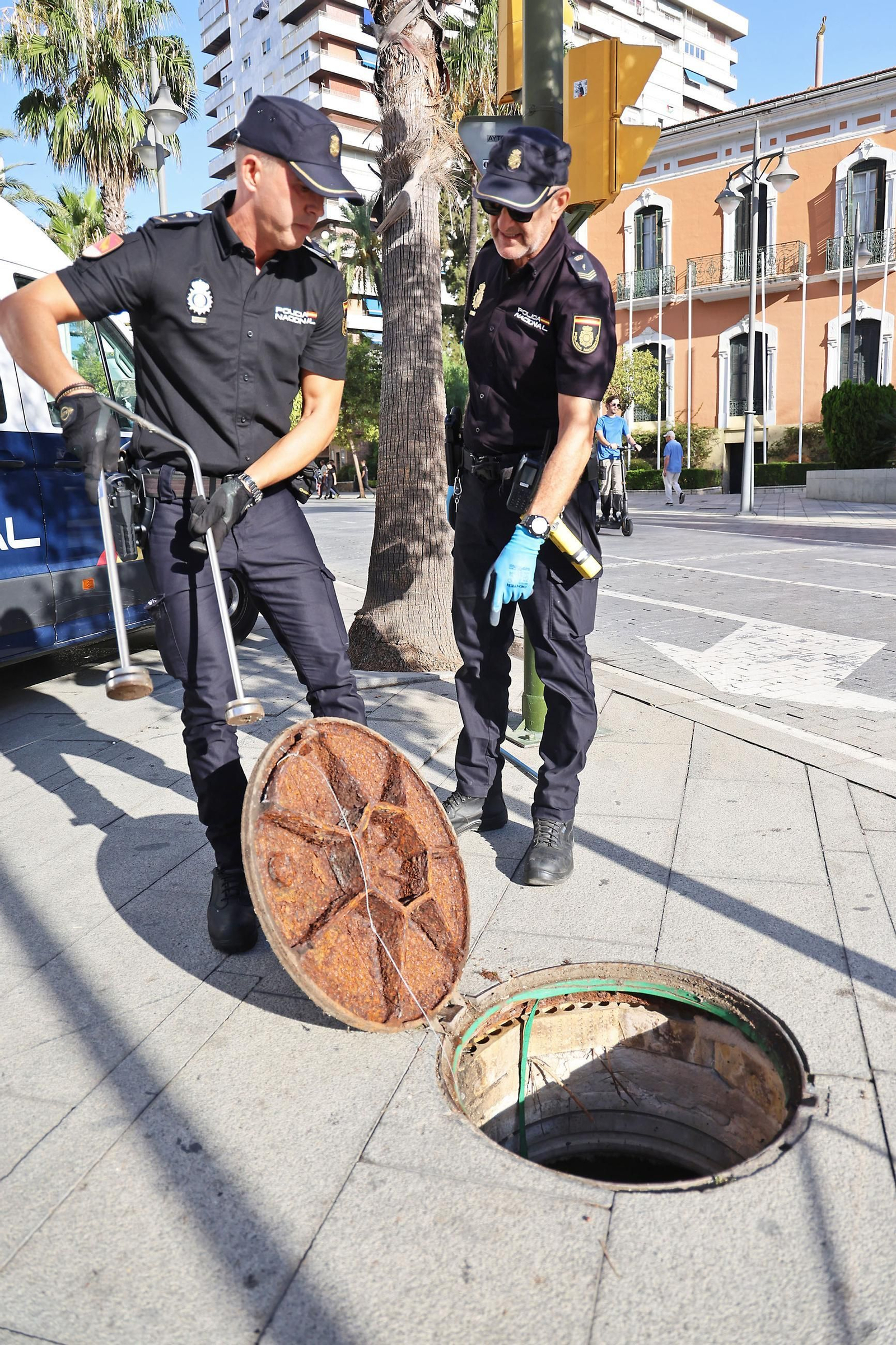 Así trabaja la Unidad de Subsuelo de la Policía para garantizar la seguridad en Huelva durante la Magna