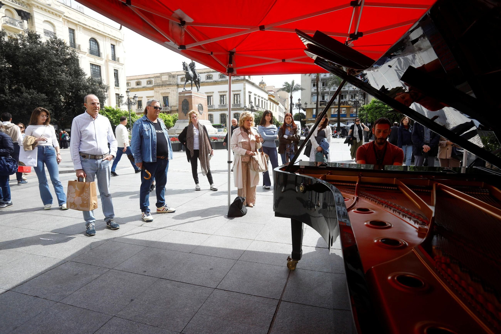 Córdoba se llena de música con la iniciativa 'Pianos en la calle'