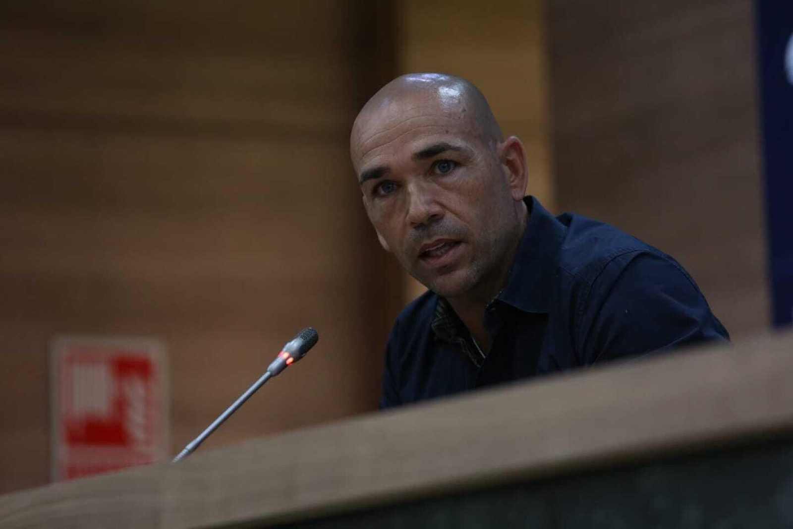 La presentación de Ismael Gutiérrez con el Málaga CF, en fotos