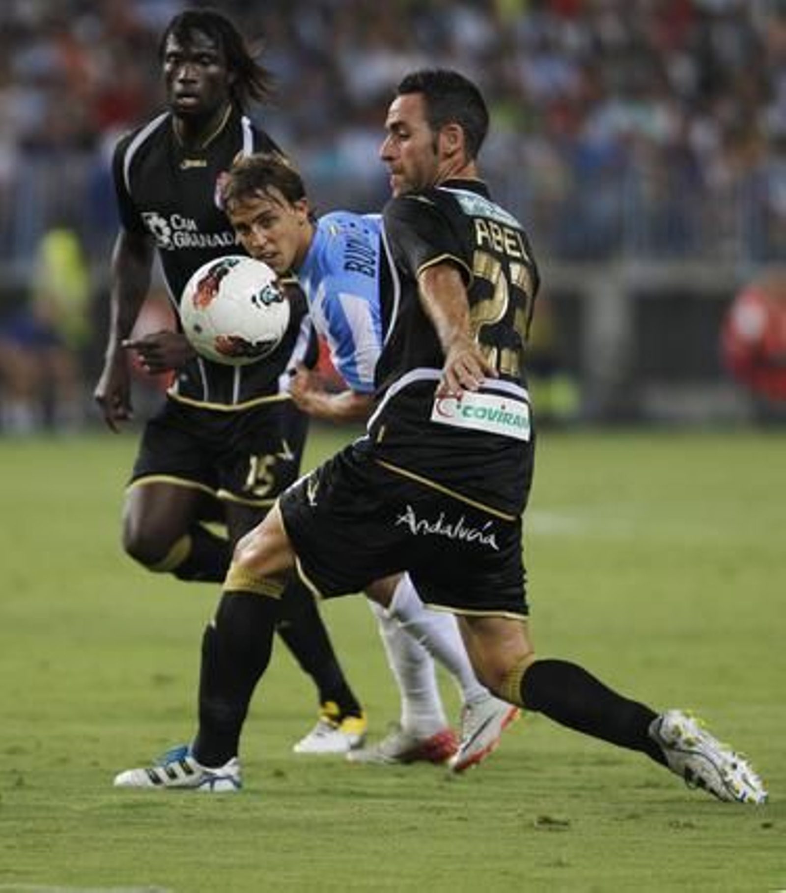 El Málaga de Pellegrini golea sin piedad al Granada.

Foto: Sergio Camacho