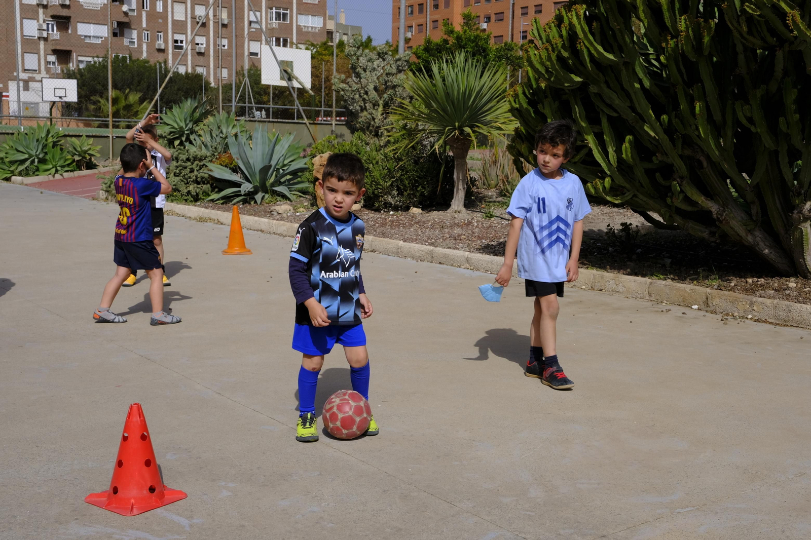 Fotogalería de los campus de Sporting Almería y Fútbol Indoor La Academia.
