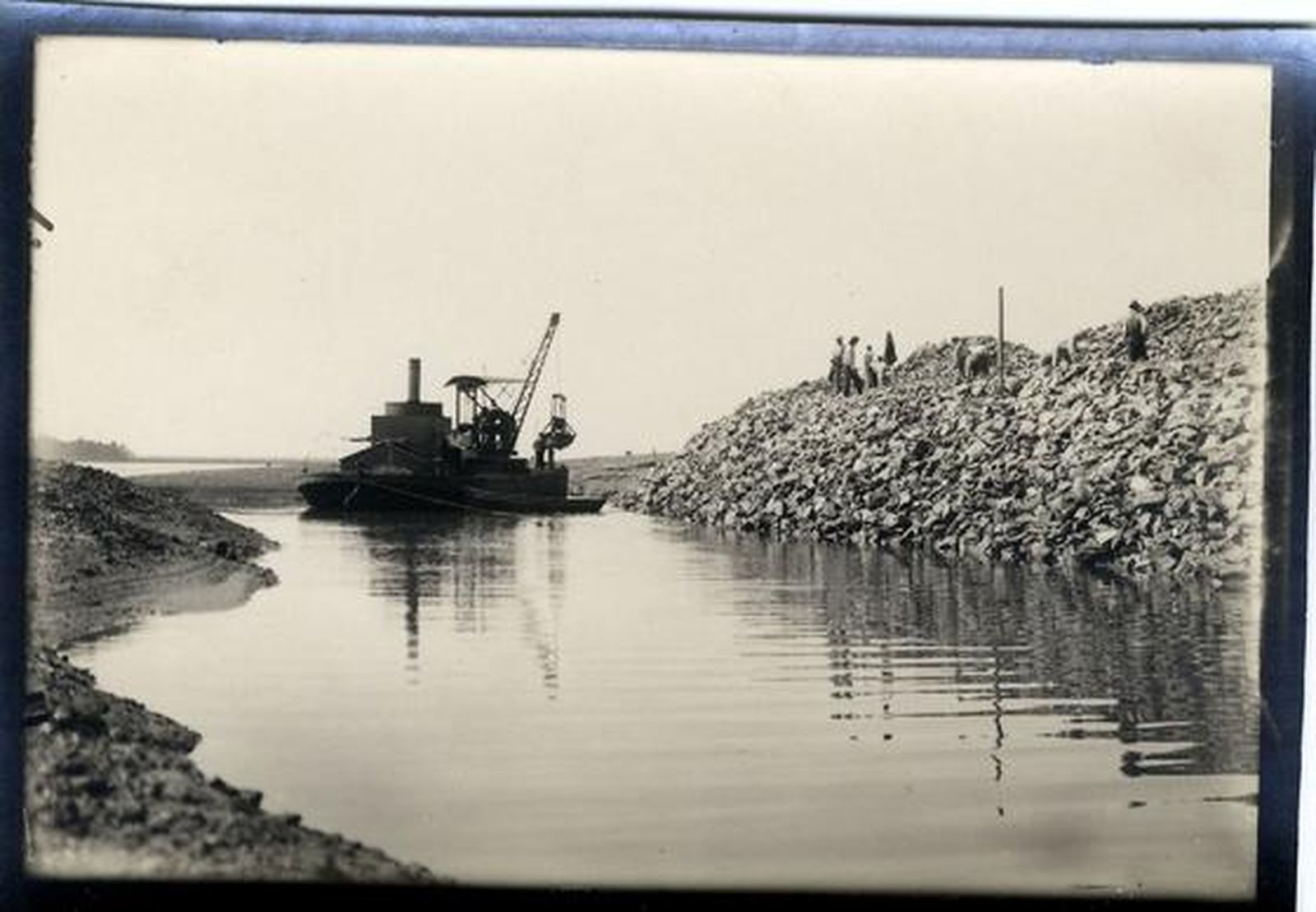 Imágenes de la construcción del Monumento a la Fe Descubridora.